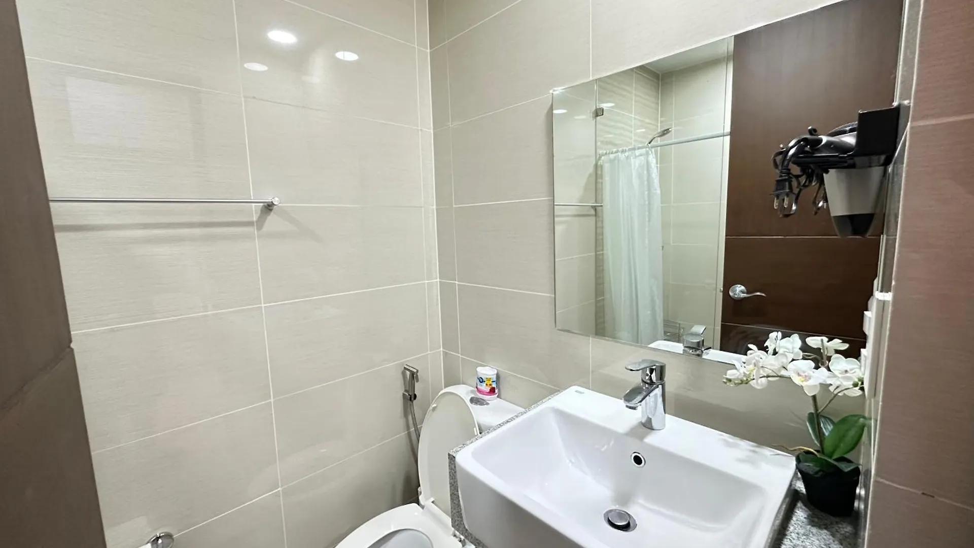 Ferienwohnung Relax And Unwind At Uptown Bgc Manila Apartment